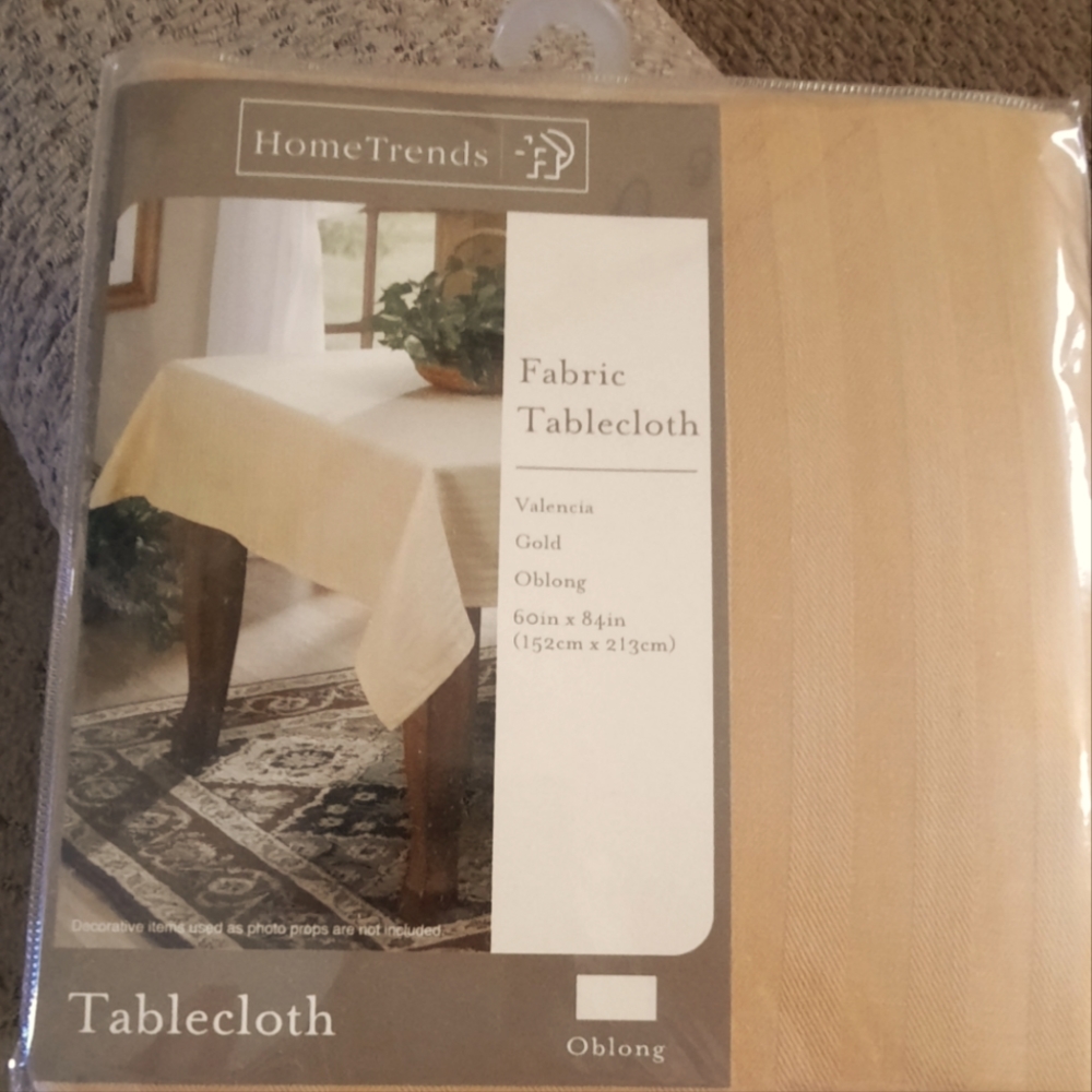 NWT Oblong Fabric Tablecloth in Gold